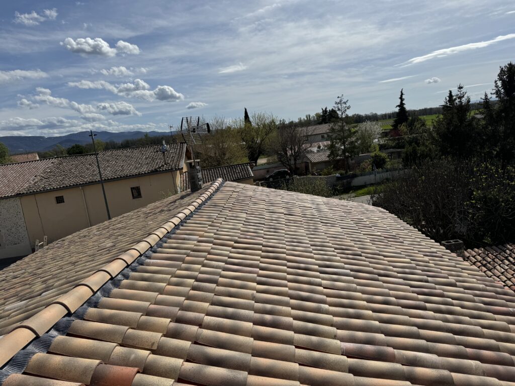 Pose de toiture, neuve en tuiles à Valence - réfection, complète schizzano couverture